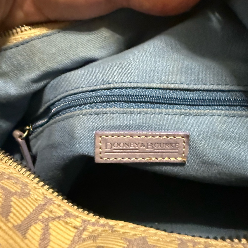 Dooney and Bourke Hobo style purse. Cream w/light purple - Picture 4 of 14